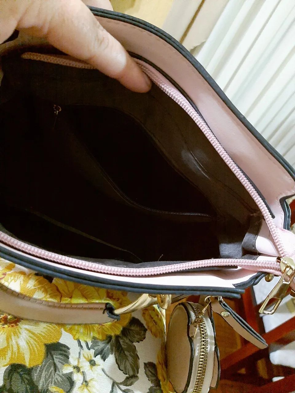 Bolsa NOVA couro sintético  - Foto 4