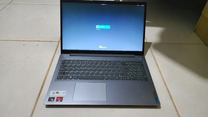 Notebook Lenovo Ideapad 3 15ALC6 - algumas marcas de uso, está funcionando perfeitamenta