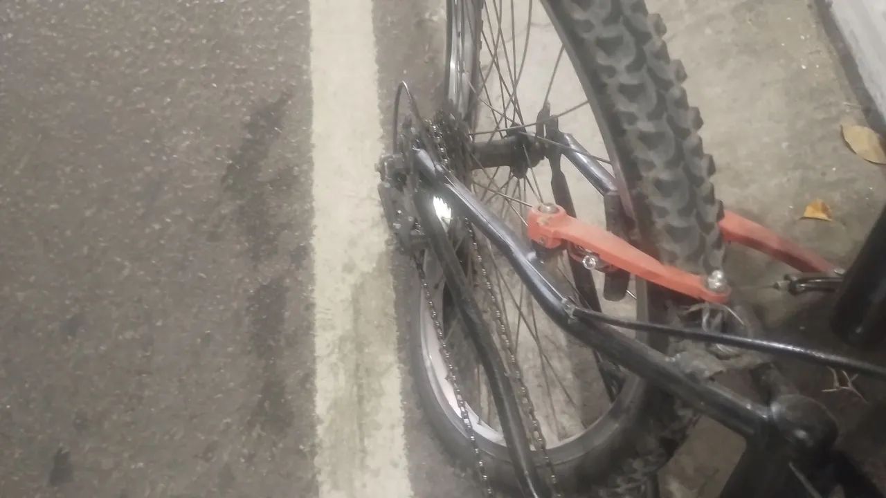 Vendo bicicleta -LEIA A LEGENDA !! - Foto 2