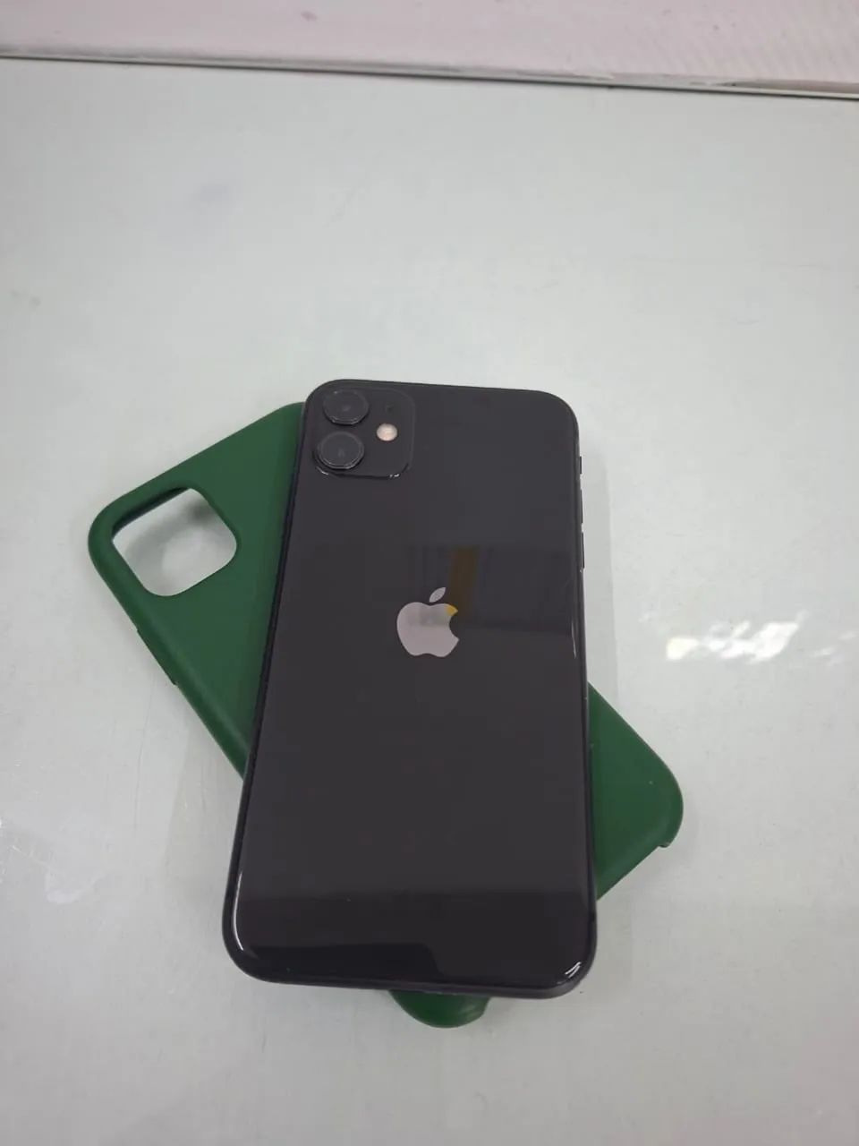 iPhone 11 64 GB todo original 