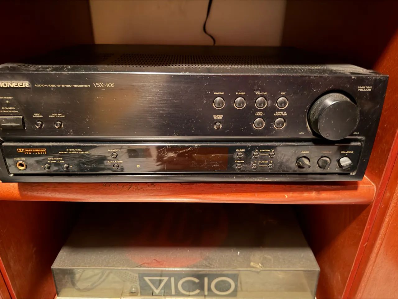 Receiver de audio e video Dolby Surround dos anos 90 Pioneer VSX