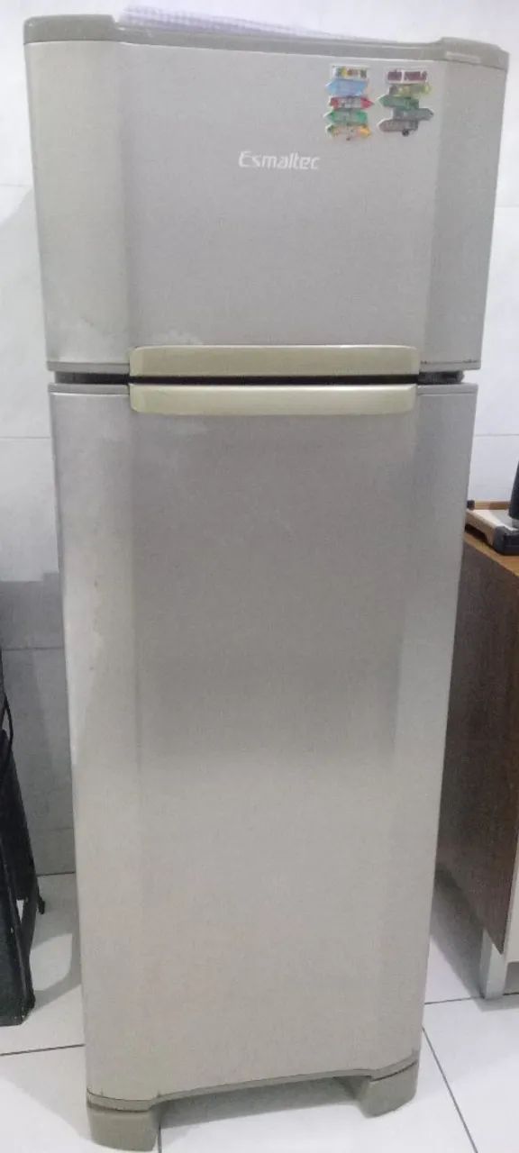 Geladeira Esmaltec 