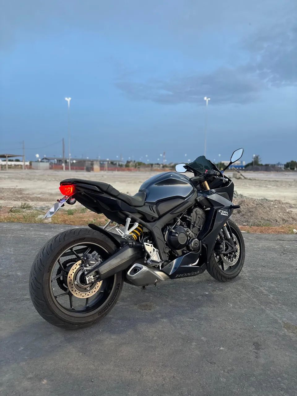 CBR 650R 2021 - Foto 8