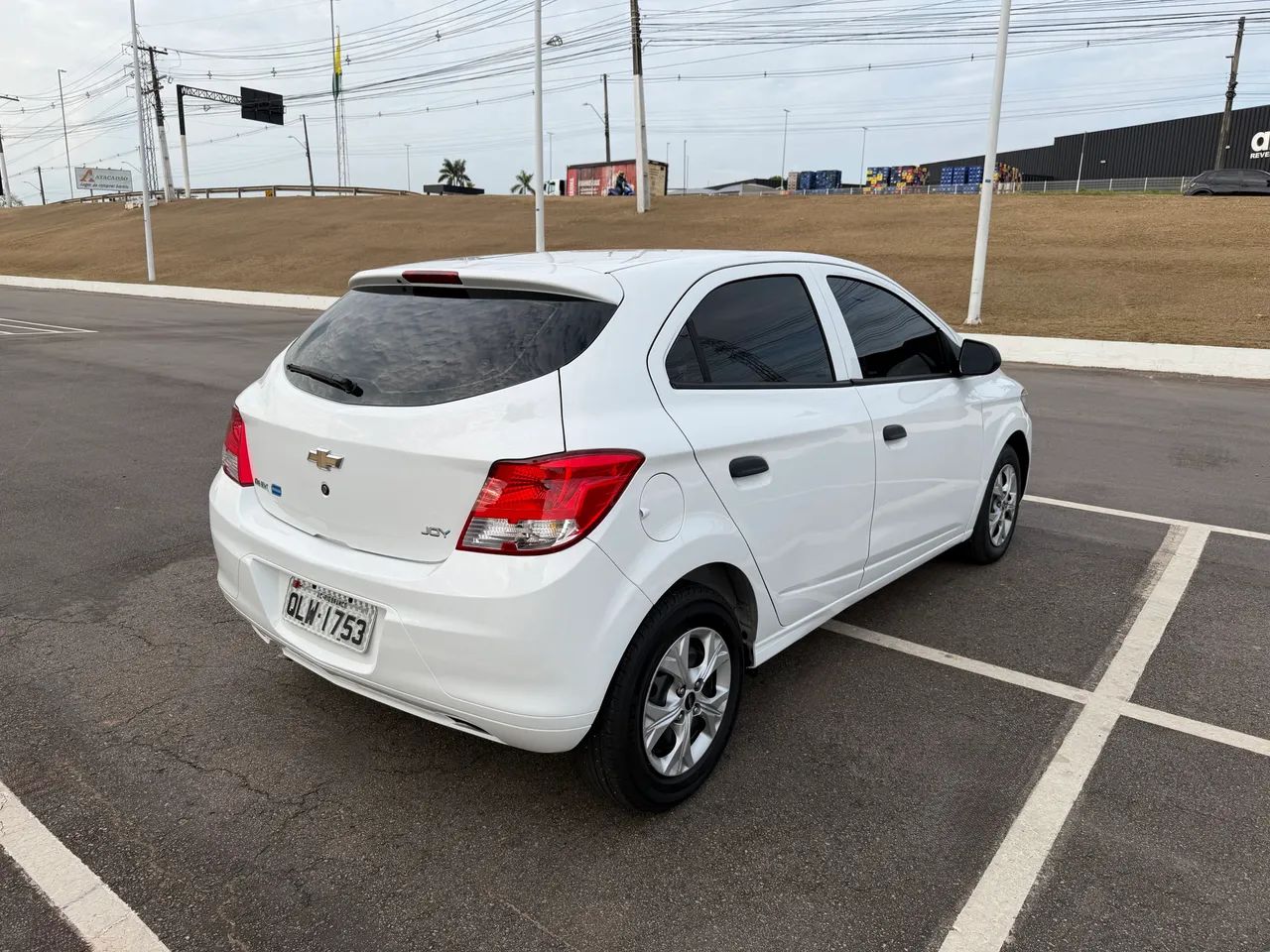 Chevrolet Onix JOY Hatch 1.0 8V Flex Mec. 4P 2018 - Foto 3