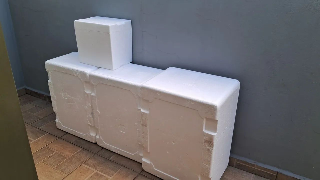 Caixa de Isopor 100 Litros - Praticamente Nova - Bauru**<br><br> - Foto 2