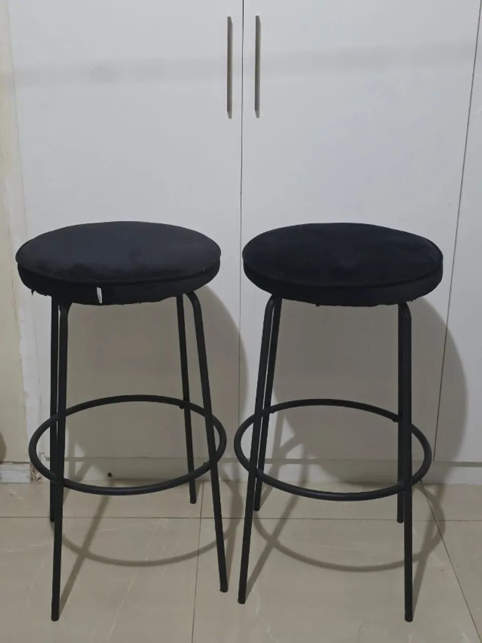 Banco redondo acolchoado alto (2 itens) - Tok&Stok