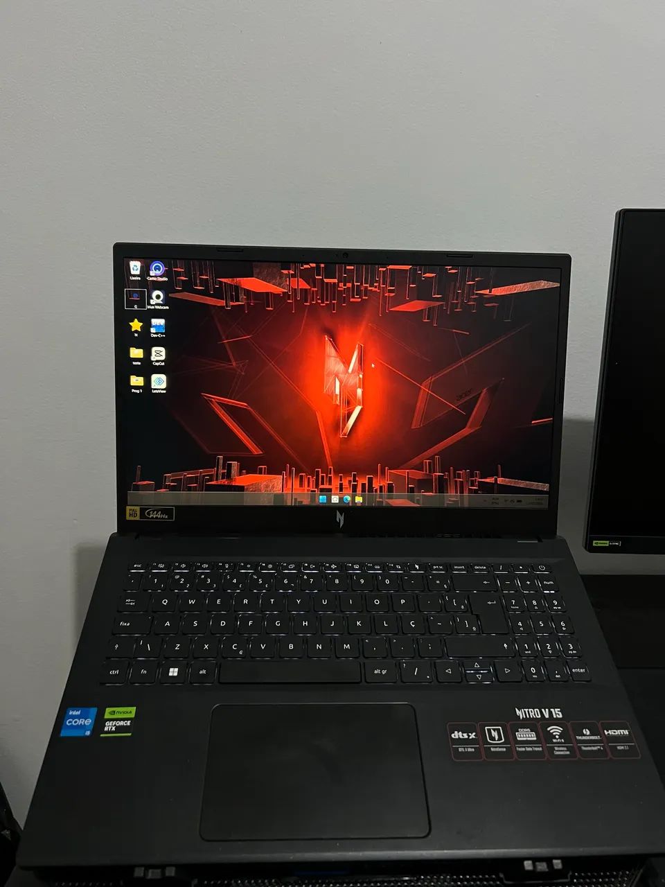 Acer Nitro V15 RTX 4050 + 24GB RAM + SSD 512GB