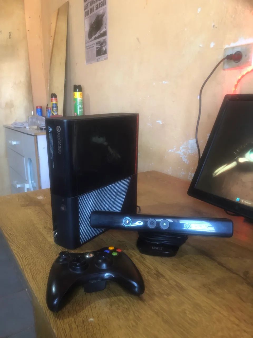 Xbox 360 com um controle e kinnect  - Foto 4