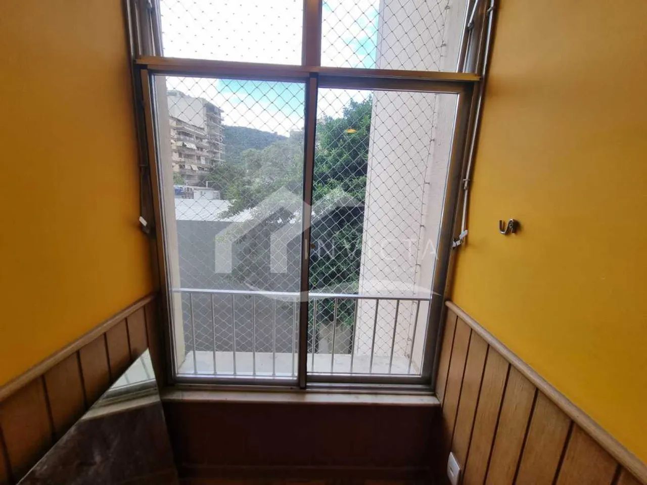 EXCELENTE APARTAMENTO RECÉM-REFORMADO COM 2 QUARTOS, SENDO 1 SUÍTE - Foto 4