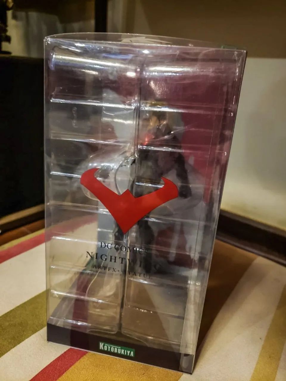 Estátua Kotobukiya Nightwing 1/10 tipo Iron Studios  - Foto 3