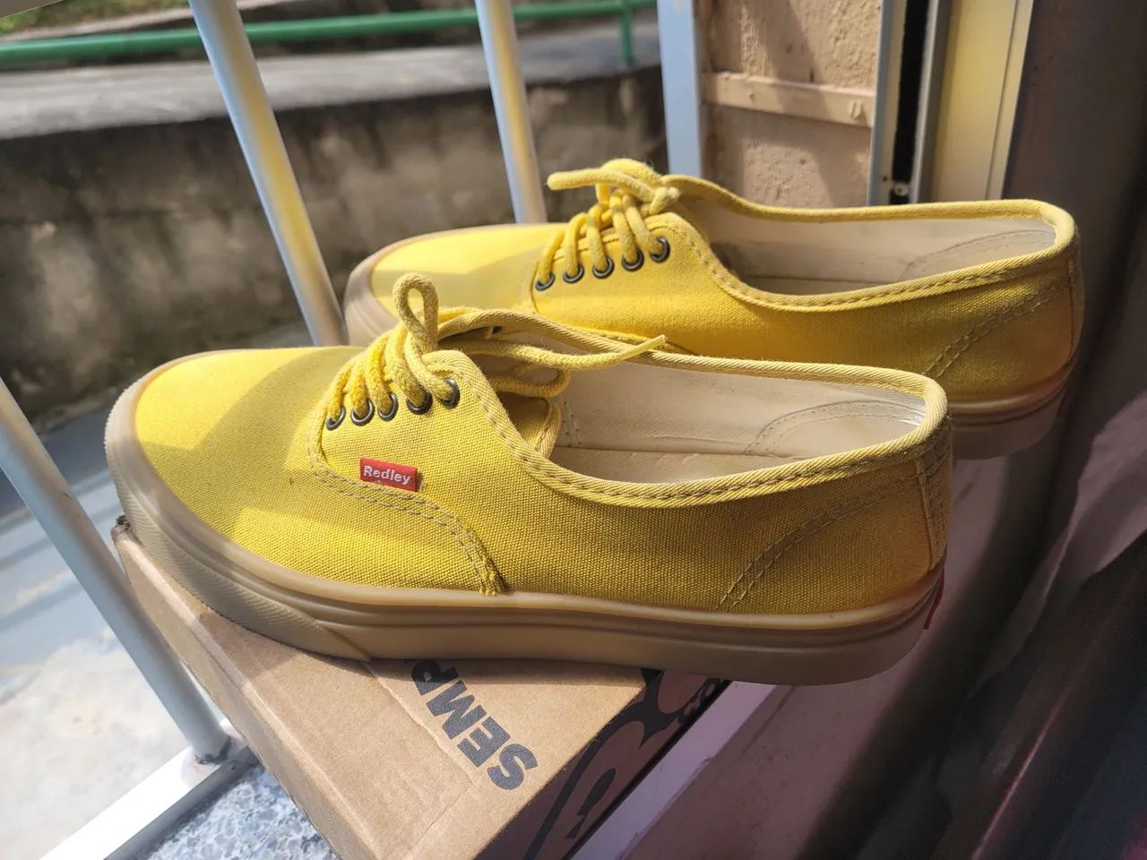 Tenis Redley amarelo Original 42 - Foto 4