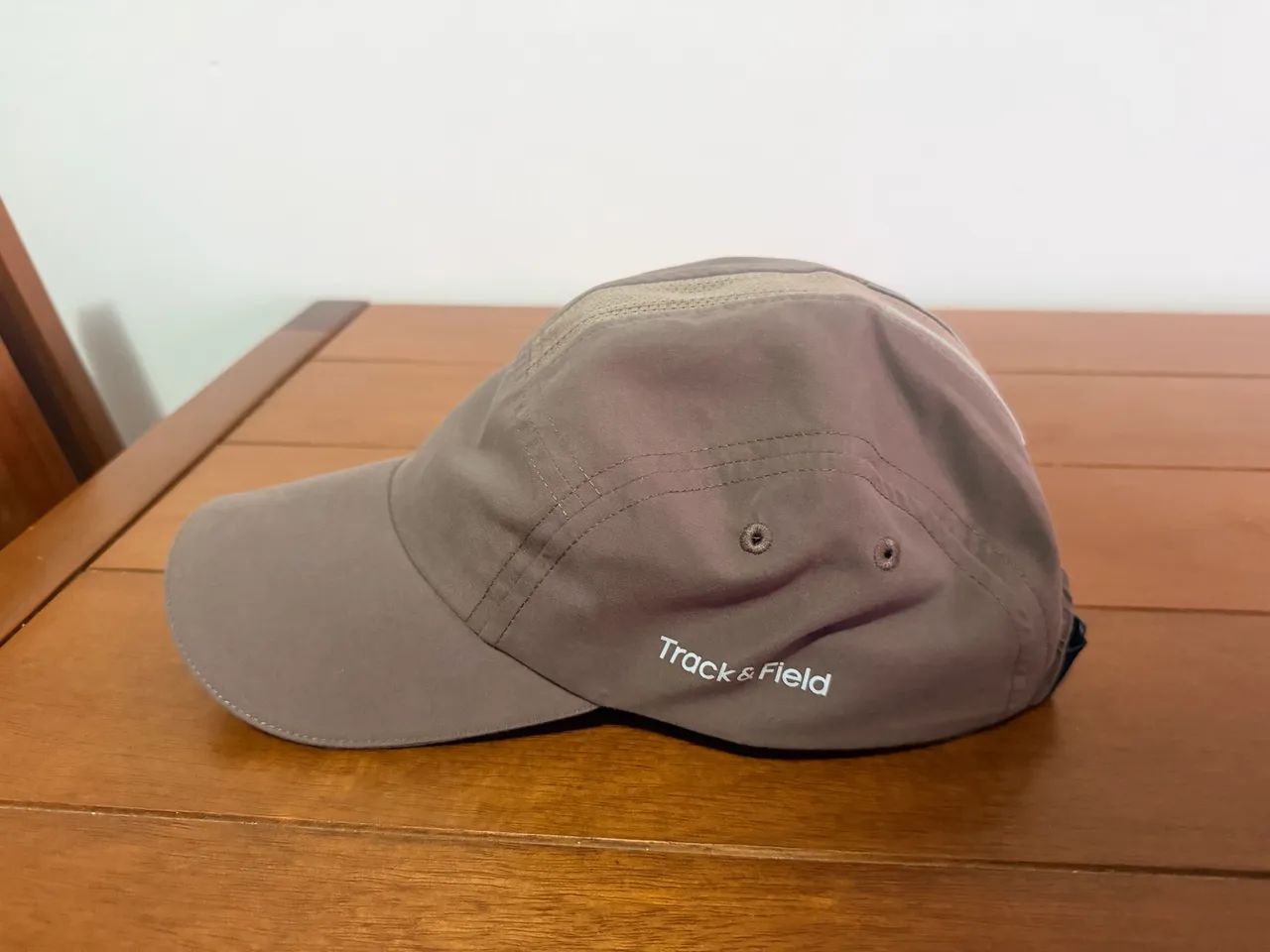 boné track & field, estou desapegando