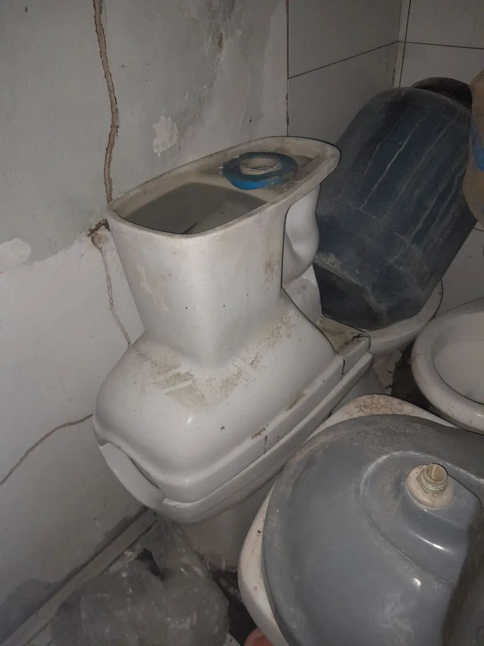 Bacia sanitaria usada