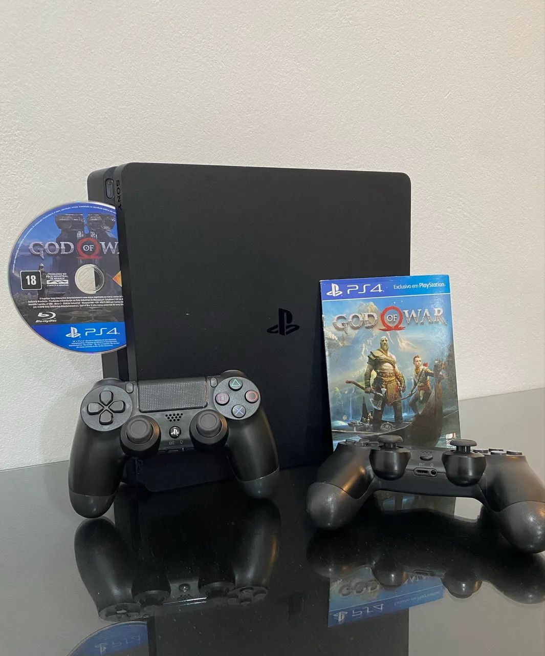 PlayStation 4 slim 1TB impecável com 2 controles e jogo  - Foto 2