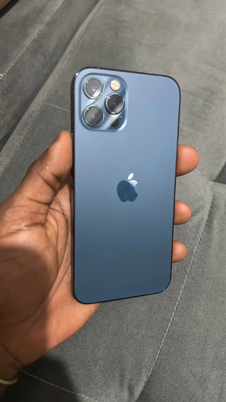 iPhone 12 (na carcaça do 12 pro) funciona perfeitamente  - Foto 2