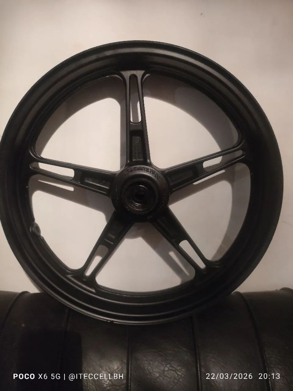 Vendo Roda CB 300 Impecável 