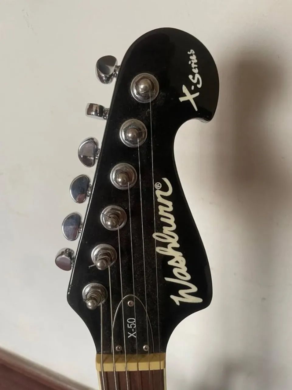 Guitarra Washburn X-Series X-50 - Instrumentos musicais