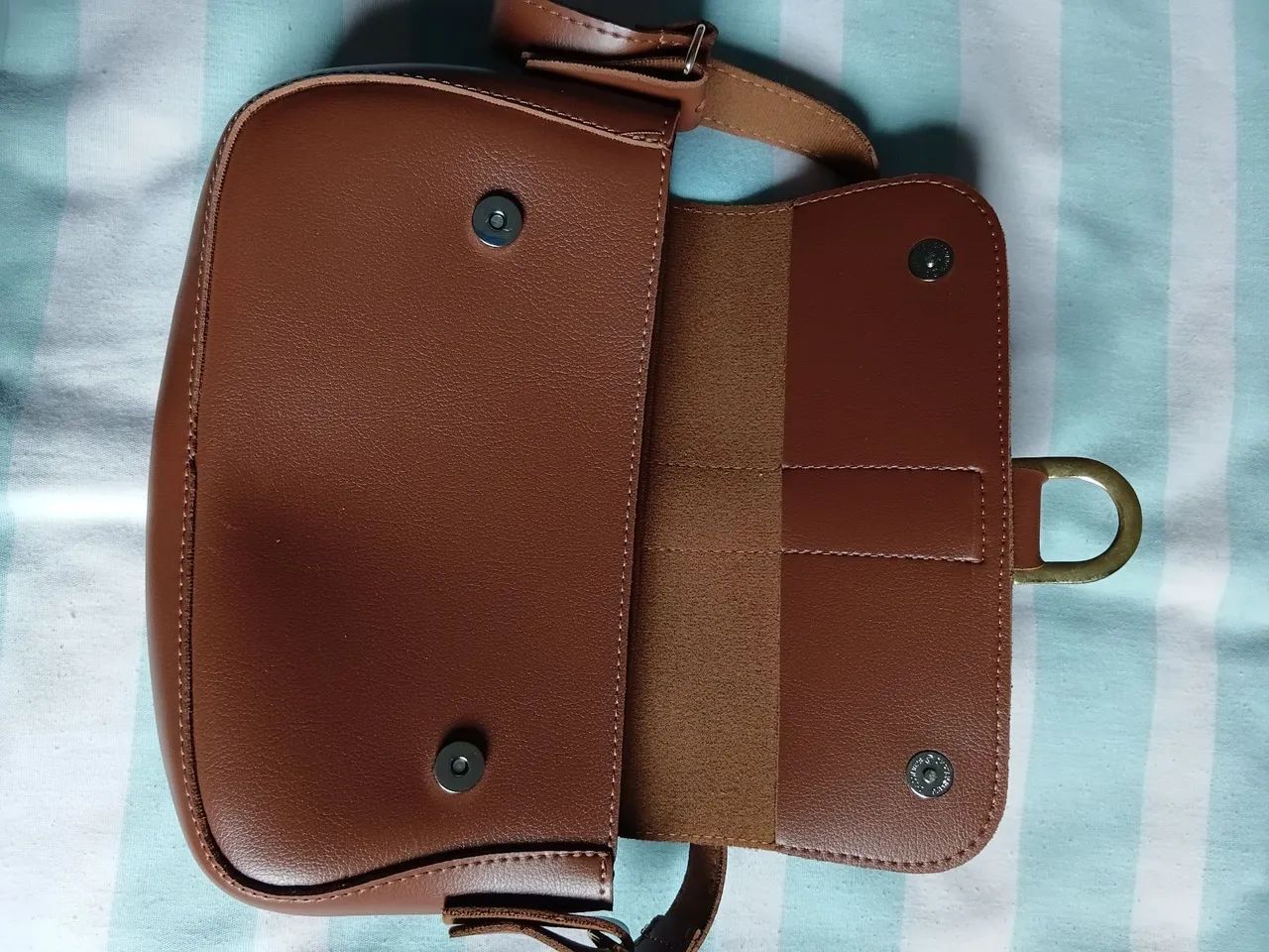 VENDO BOLSA FEMININA PEQUENA  - Foto 3