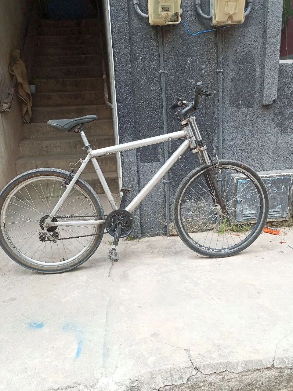 Vende-se uma bicicleta 
