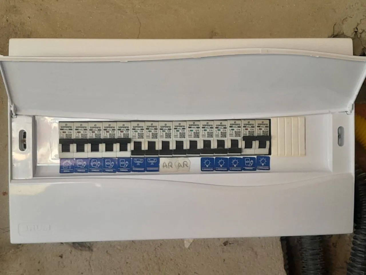 Está precisando de eletricista predial e residencial  * - Foto 2