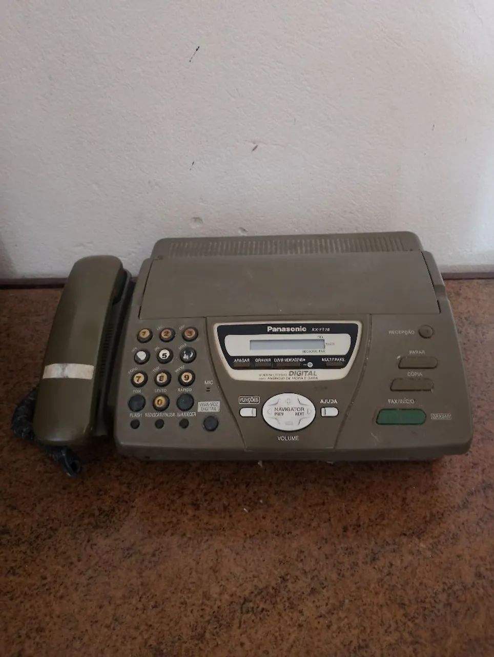 Telefone com secretária eletrônica e fax