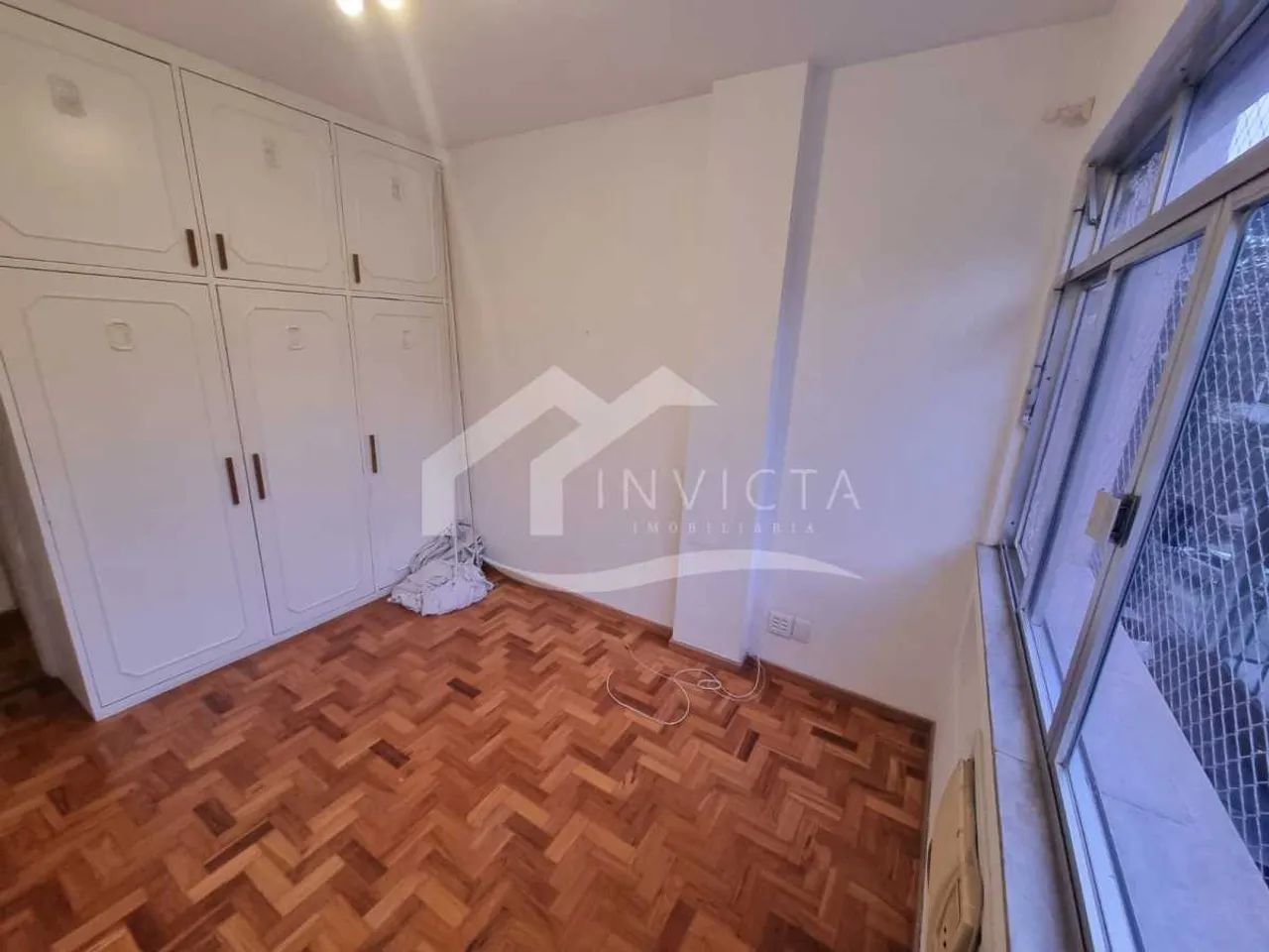 EXCELENTE APARTAMENTO RECÉM-REFORMADO COM 2 QUARTOS, SENDO 1 SUÍTE - Foto 5