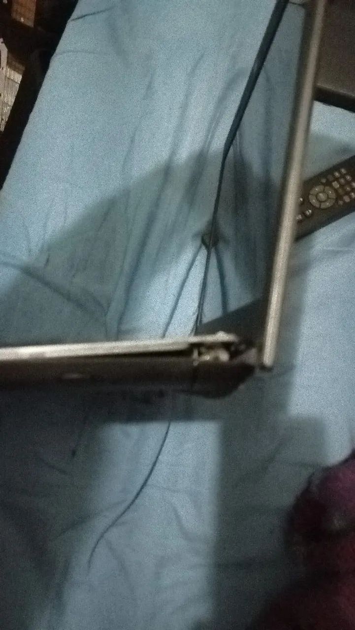 **PraSair** Notebook Semp I3, 4 de Ram, sem HD, carcaça ruim, no estado - Foto 4
