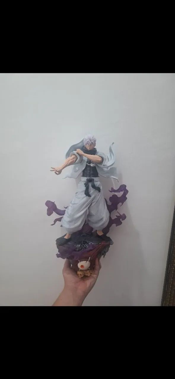 Action figure gojo!