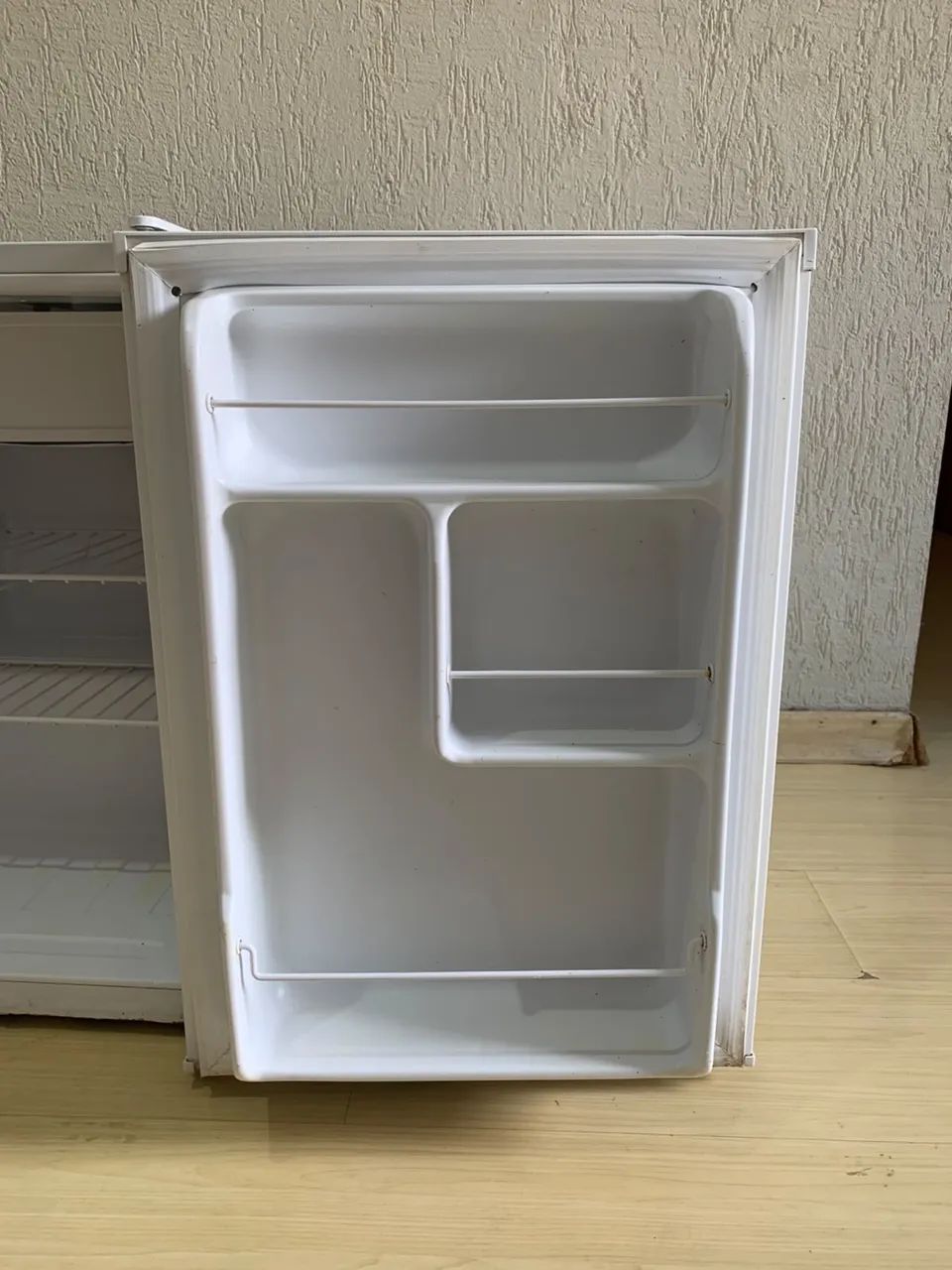 FRIGOBAR PHILCO 68L - Foto 5