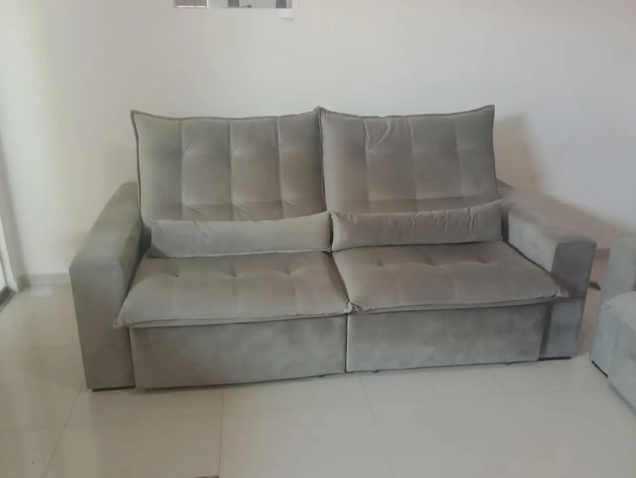 Sofá 4 lugares/módulos em tecido suede - excelente oportunidade - Foto 3