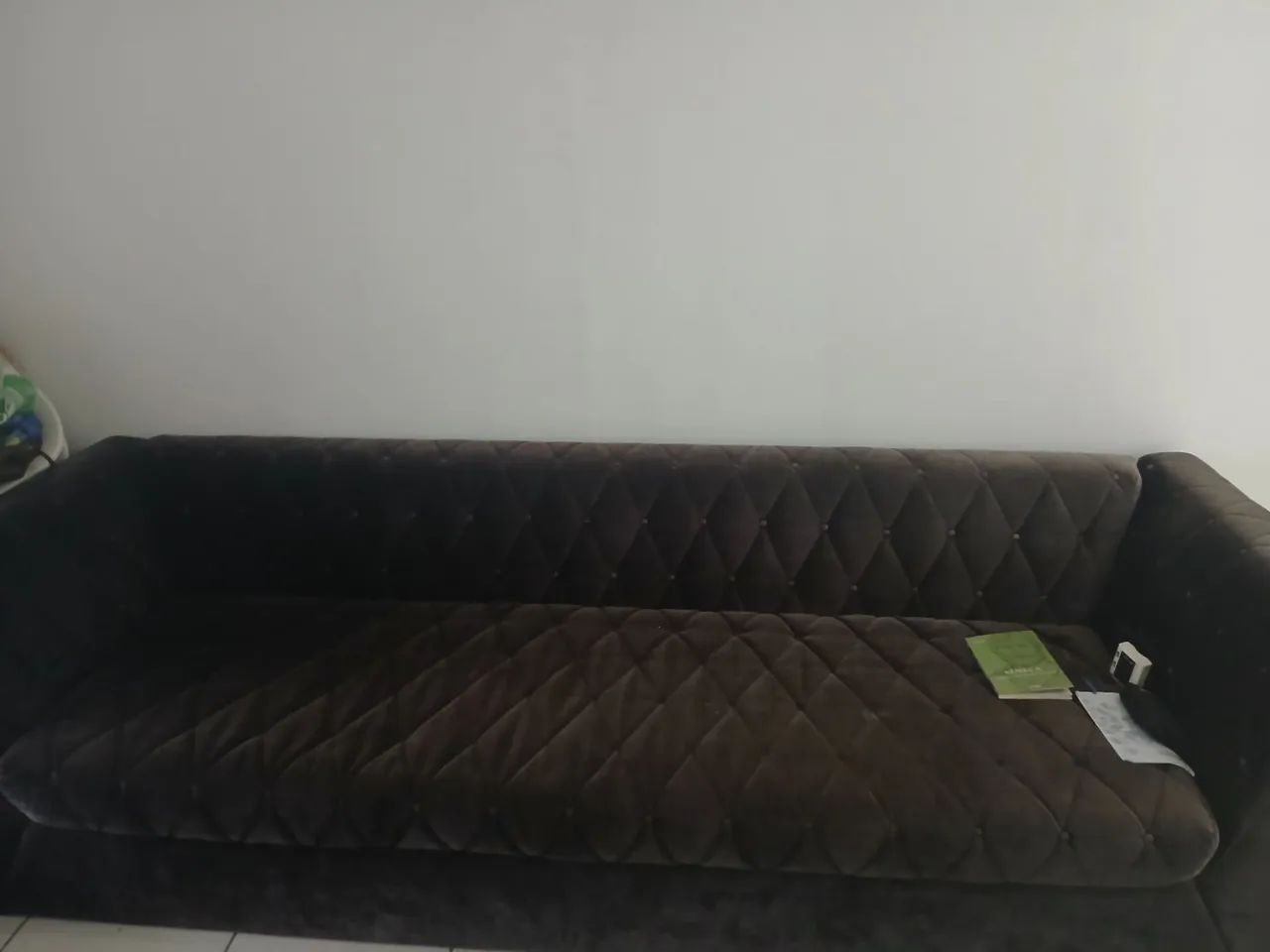 Sofa grande e confortável  marrom.  - Foto 2