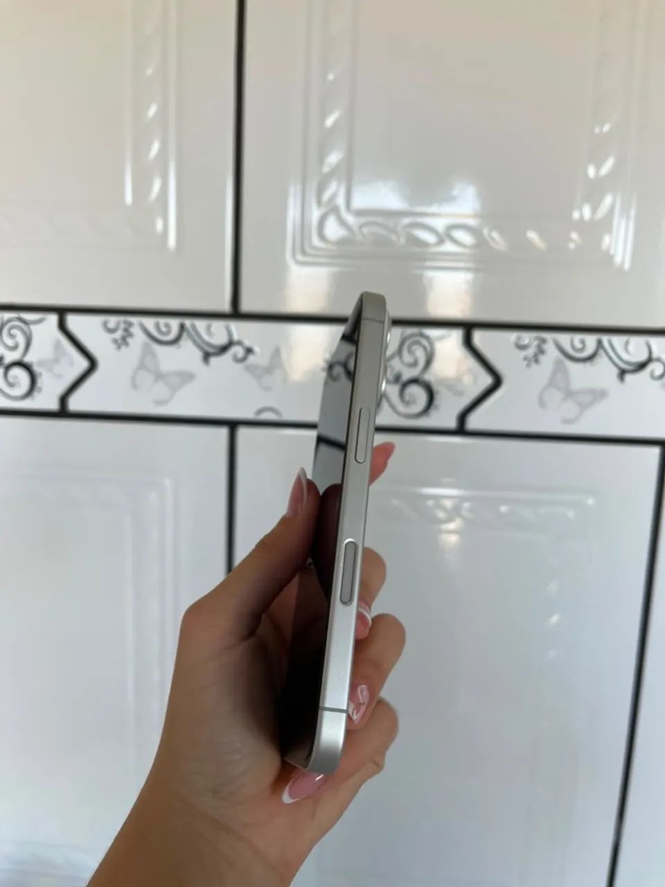 Vendo iPhone 16 com 8 meses de uso. - Foto 3