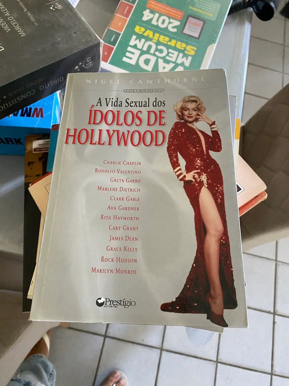 Livro  - Foto 2