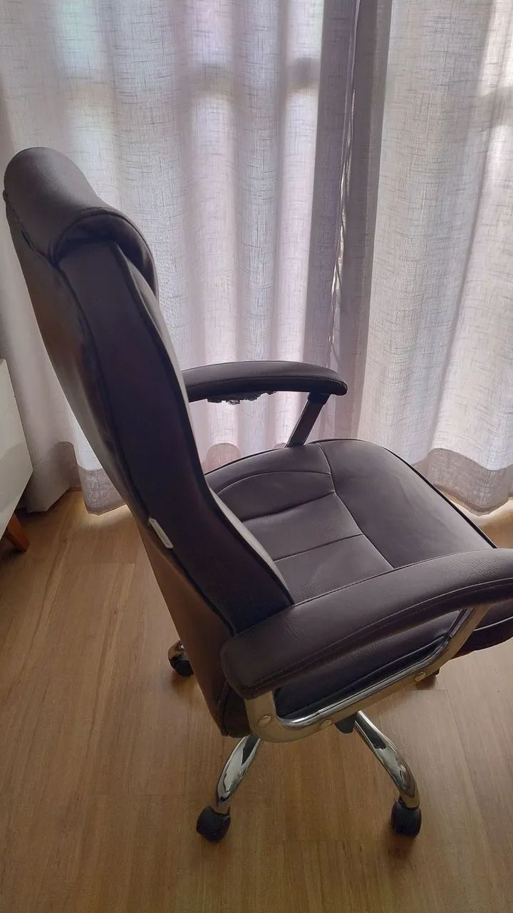 Cadeira Giratória Benoá Escritório Presidente - Foto 4