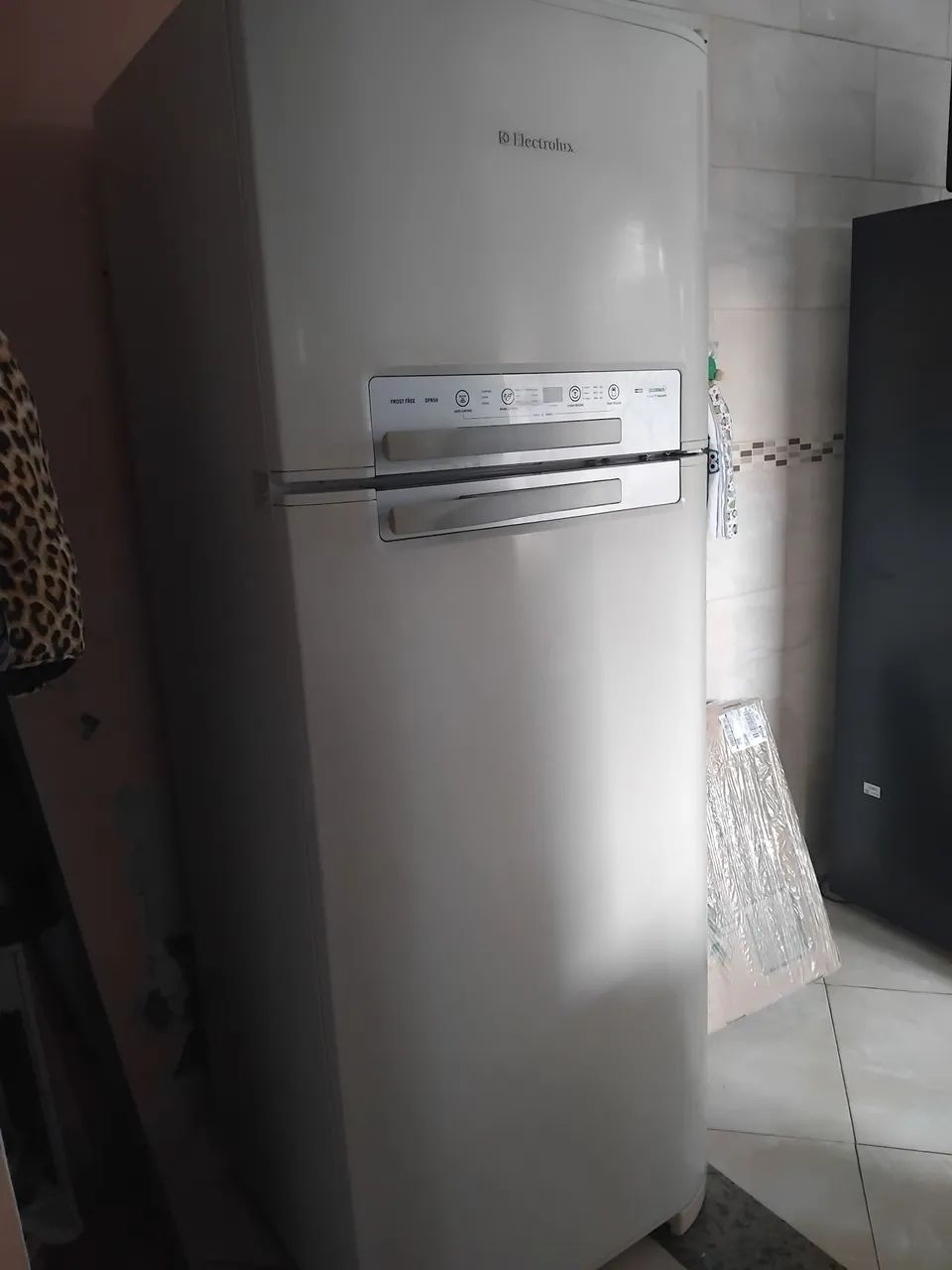 Geladeira Electrolux frost free  DF 50  430l - Foto 3