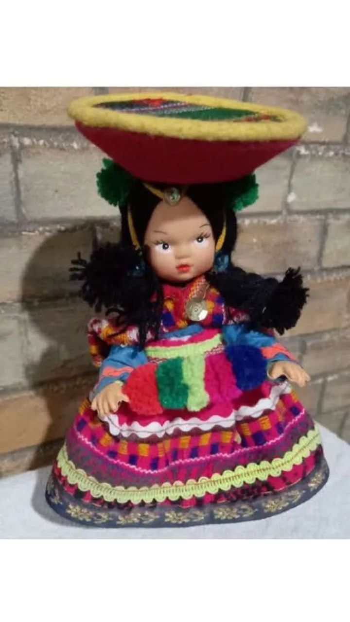 Antiga boneca peruana