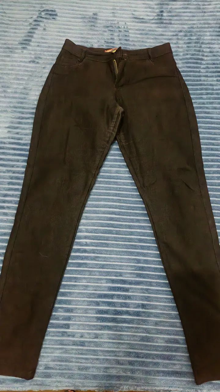Calça skinni preta 