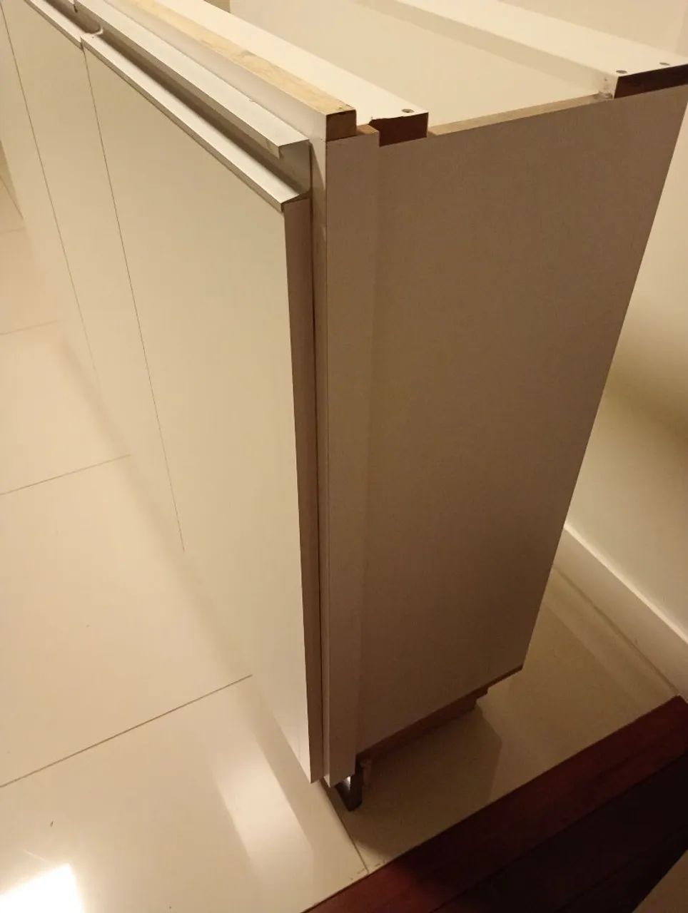 Armário branco multiuso com pedra pretra - Foto 4