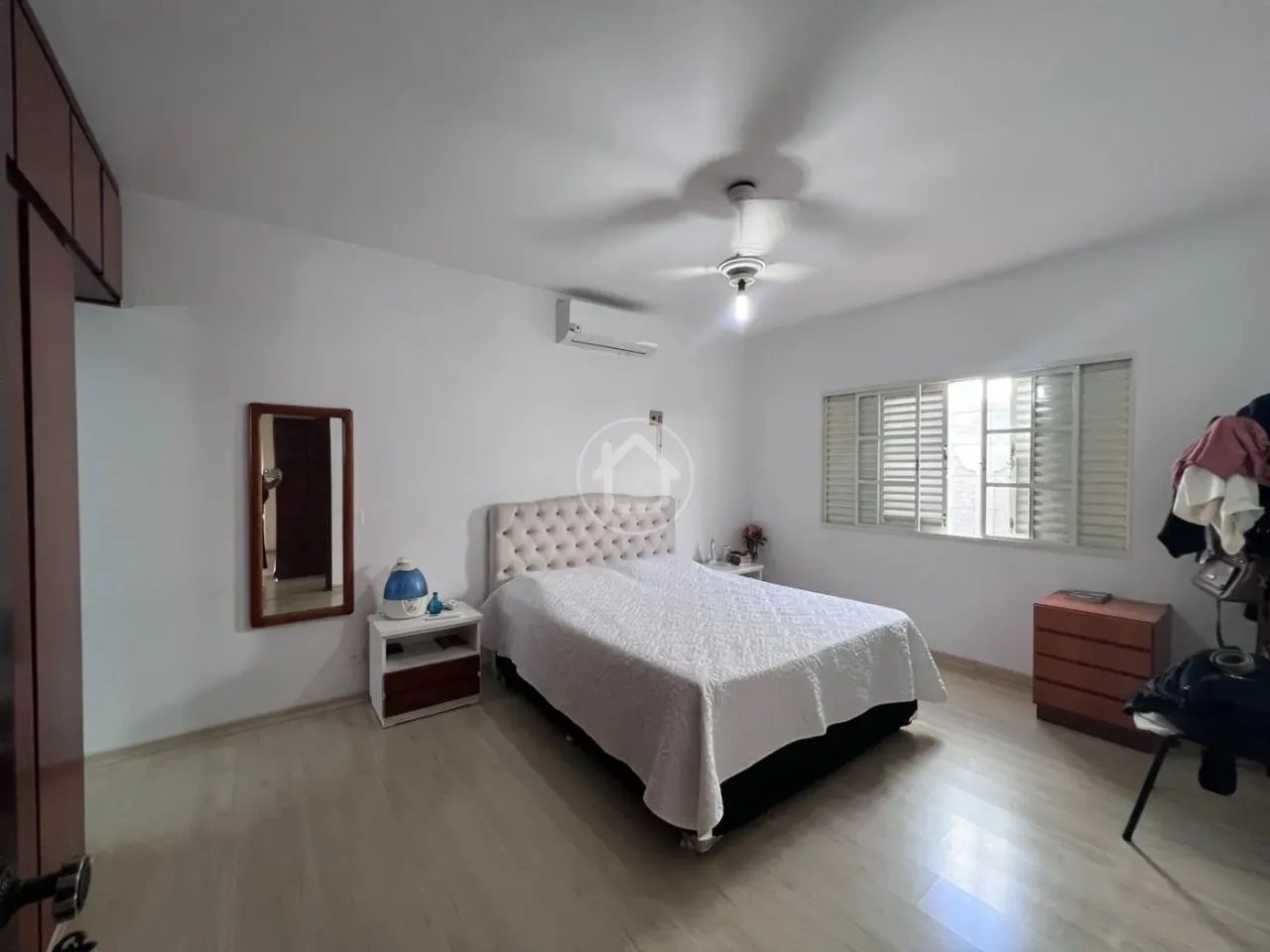 CASA COM 4 DORMITÓRIOS SENDO UMA SUÍTE - Foto 2