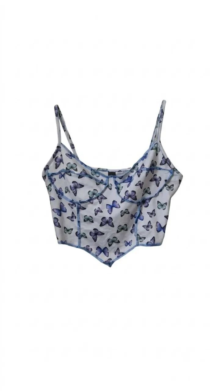 Blusa Shein Borboletas estilo coração 