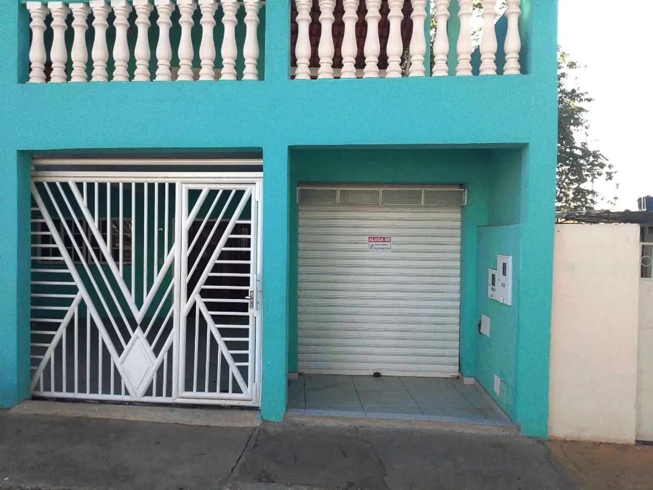 Aluga-se ponto comercial