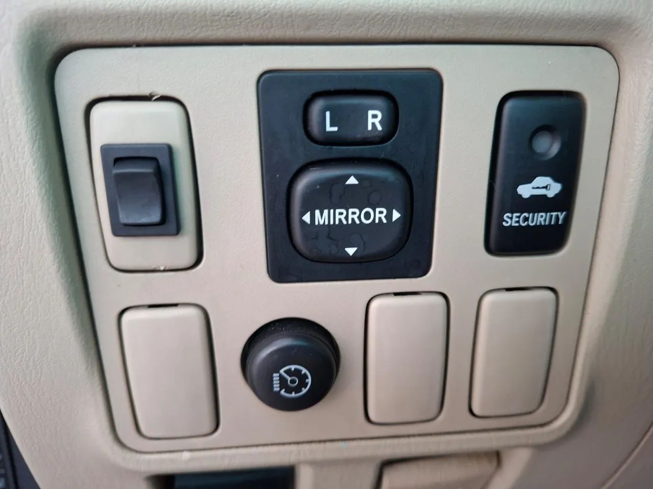 Toyota Hilux SW4 SRV D4-D 4x4 3.0 TDI Dies. Aut, foto 12 de 19