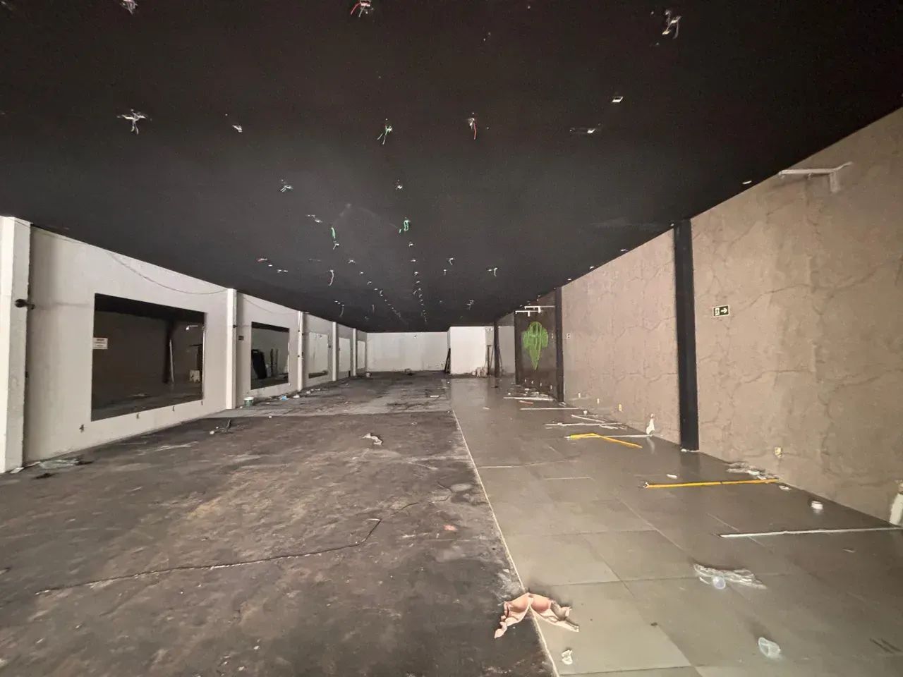 GALPÃO MEDINDO APROXIMADAMENTE 500M² COM RECEPÇÃO, ESCRITORIO E 2 BANHEIROS - Foto 5
