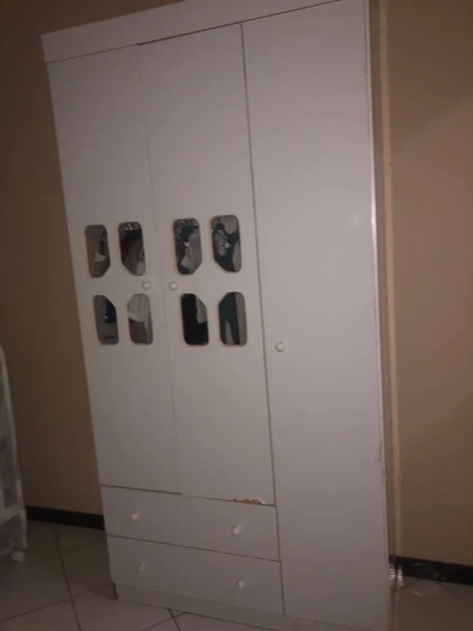Wardrobe452149385227806722