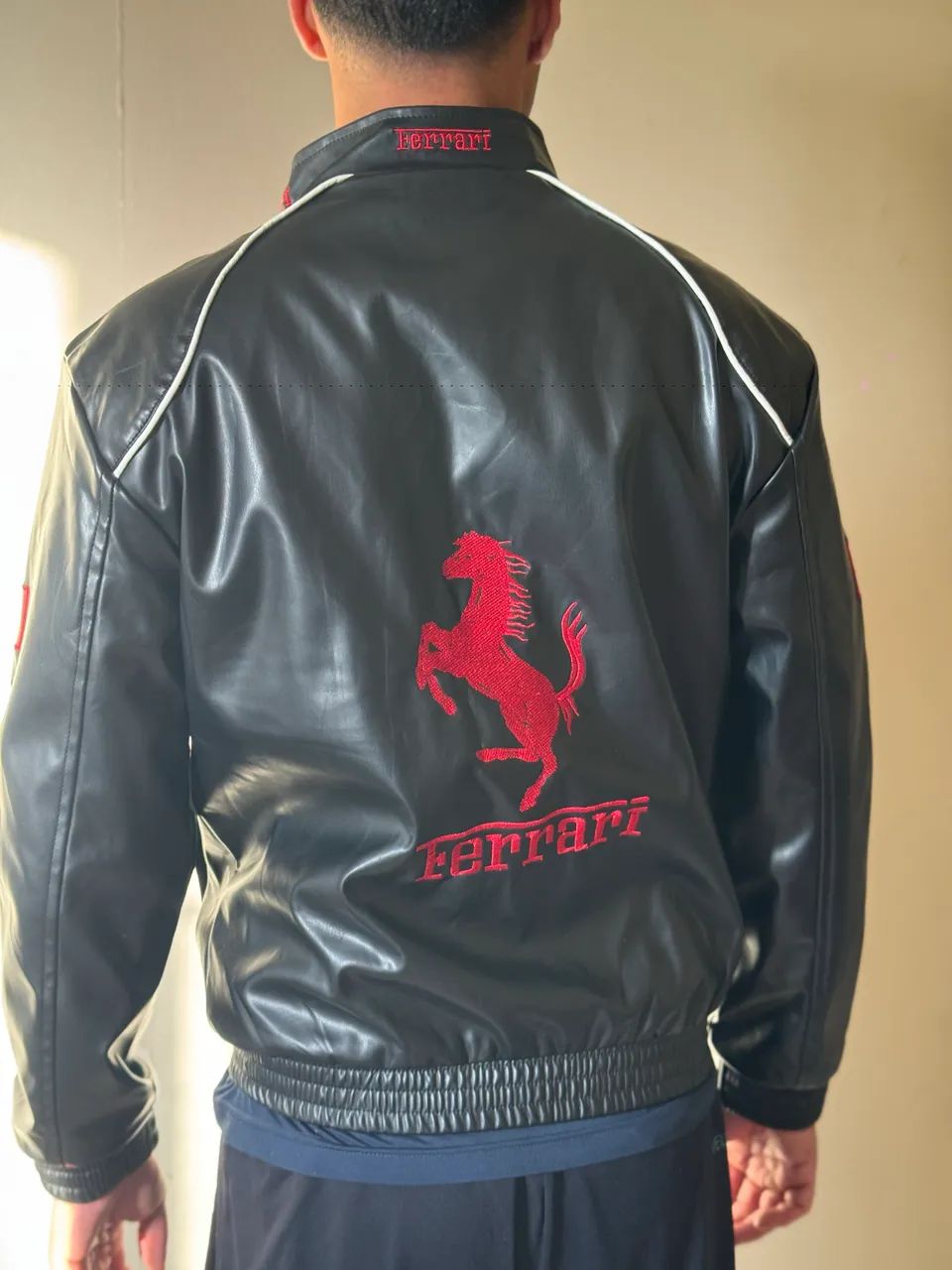 JAQUETA COURO FERRARI  - Foto 4