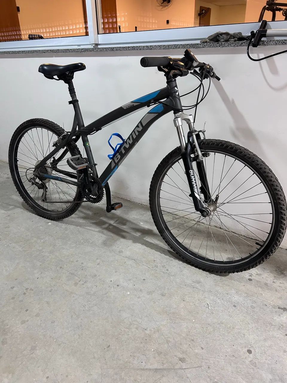Bicicleta B?Twin Rockrider Aro 26 