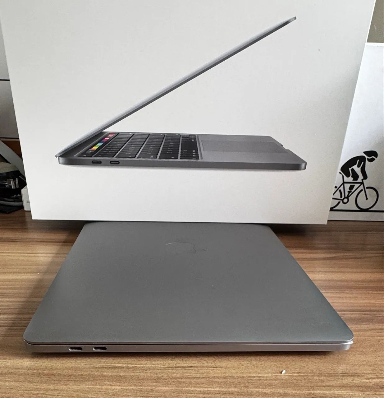 Macbook pro 2020 - intel I5 256gb  - Foto 2