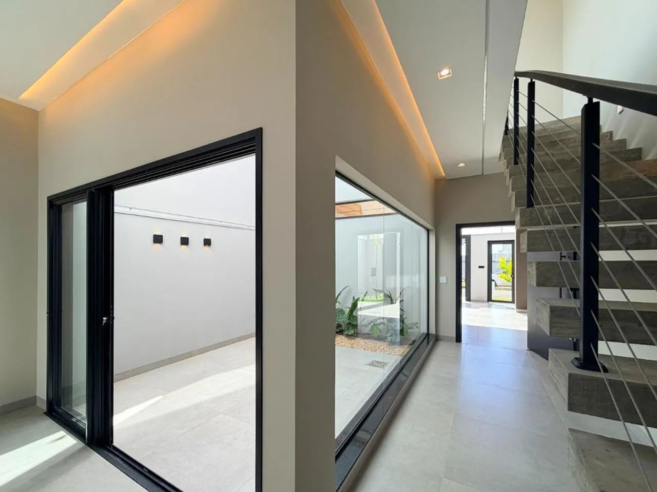 Sobrado à venda em Maringá, Bom Jardim, com 3 suítes, com 186 m² - Foto 4