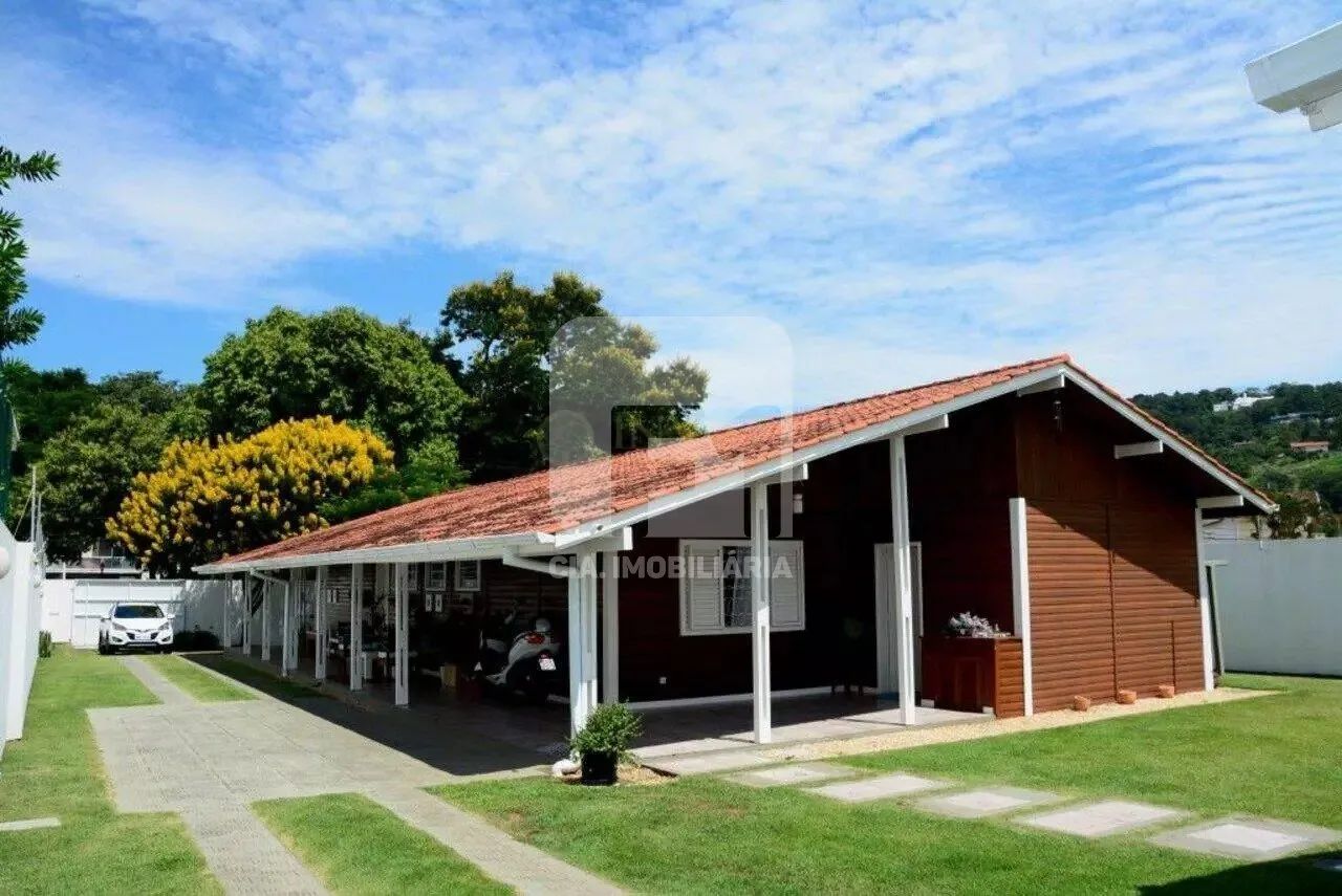 Amplo terreno com 1500 m2, com 2 casas na Lagoa - Foto 2