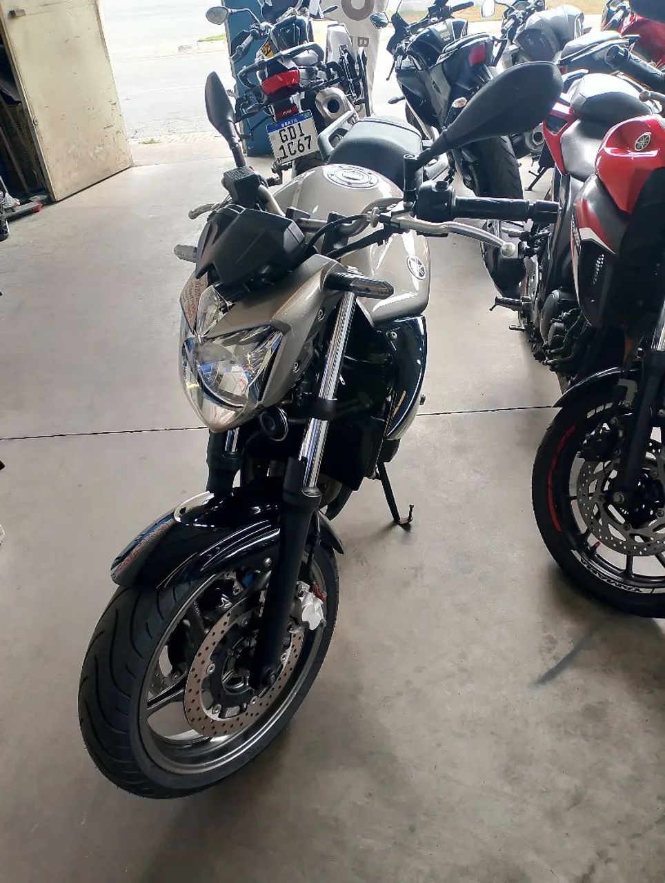 Yamaha XJ6 N - Foto 3